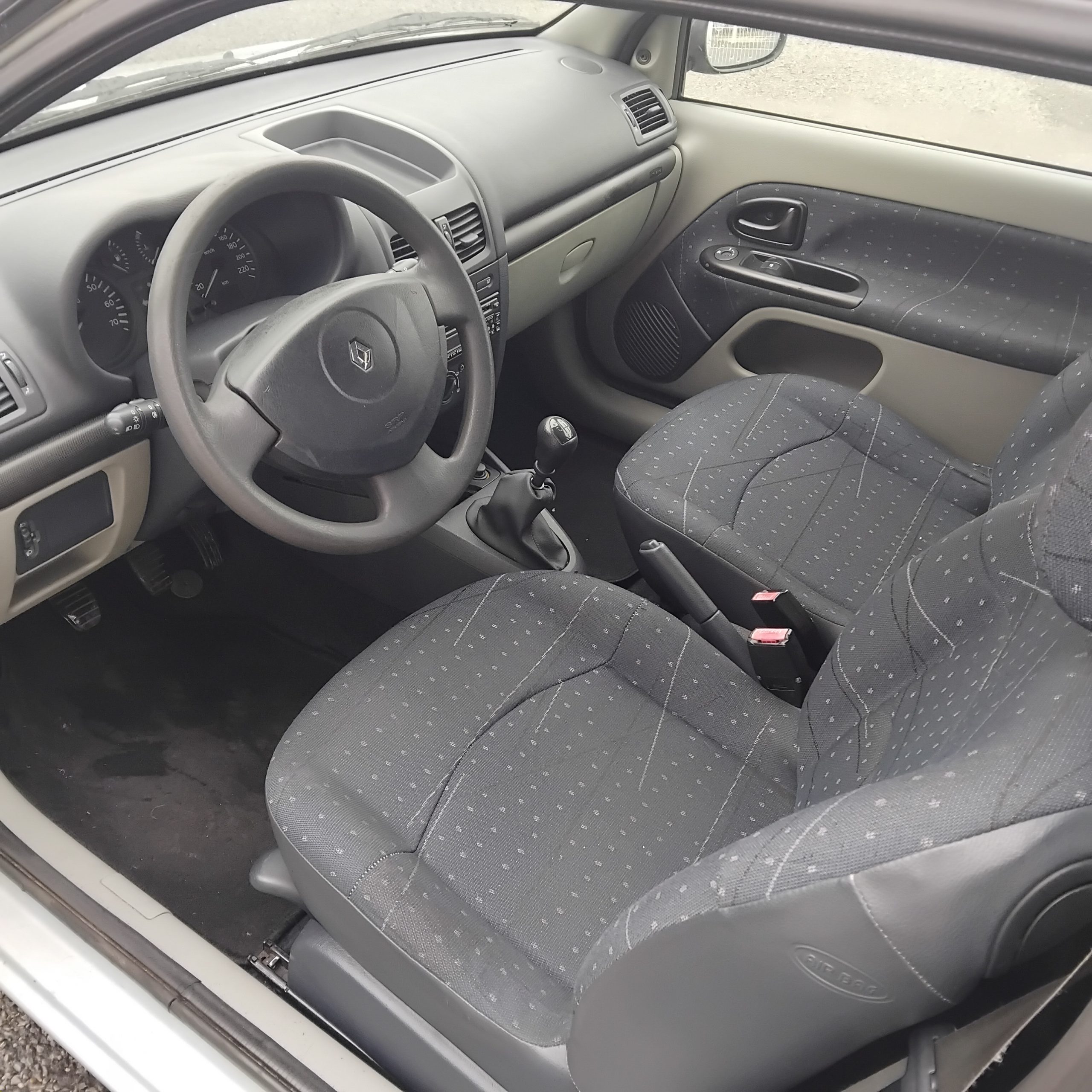 Clio 2 1.2i – Image 4